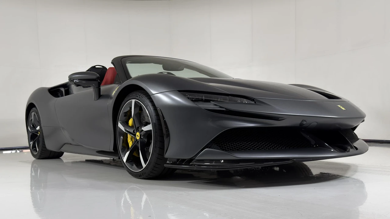 2022 Ferrari SF90 Spider - Image 4 of 31
