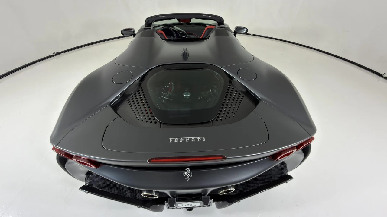 2022 Ferrari SF90 Spider - Image 18 of 31