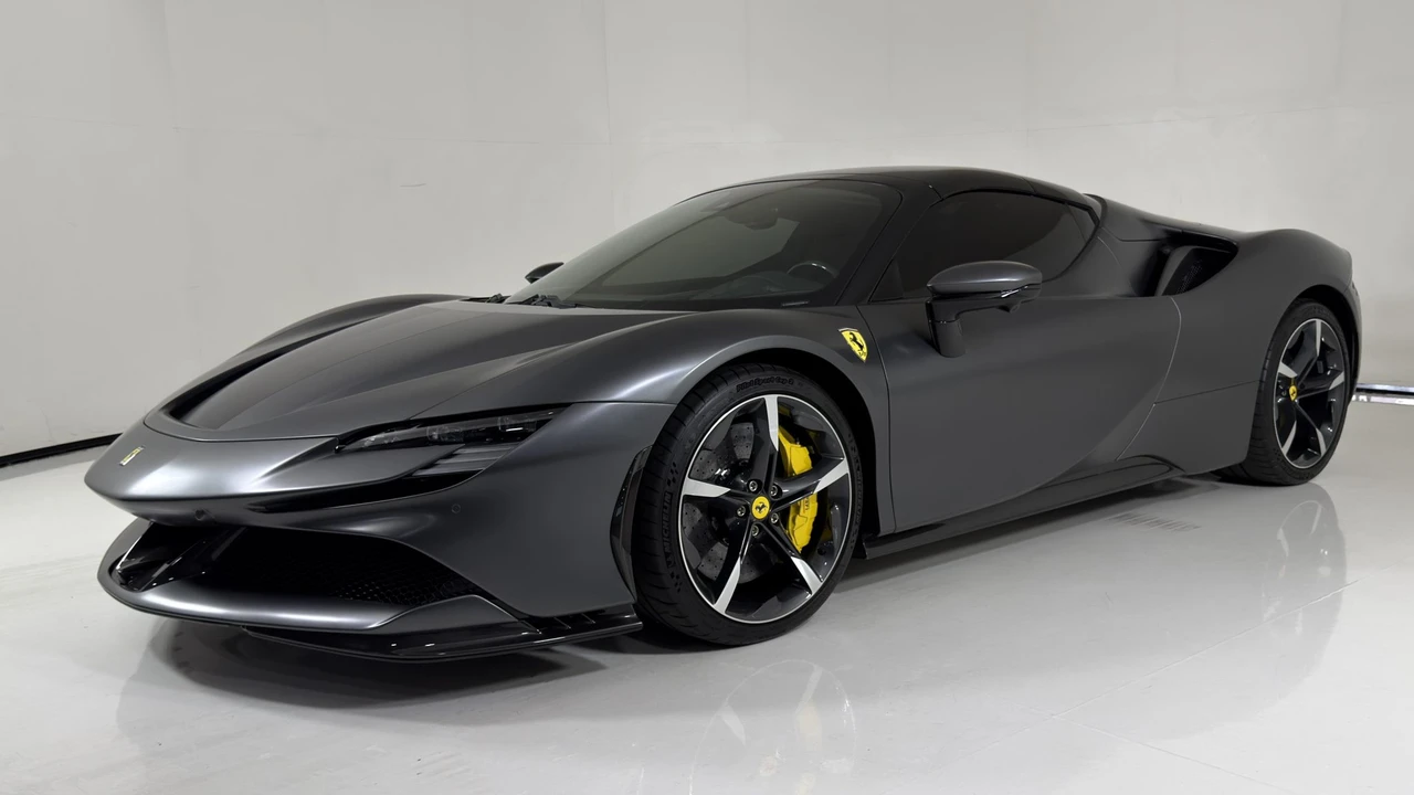 2022 Ferrari SF90 Spider - Image 31 of 31