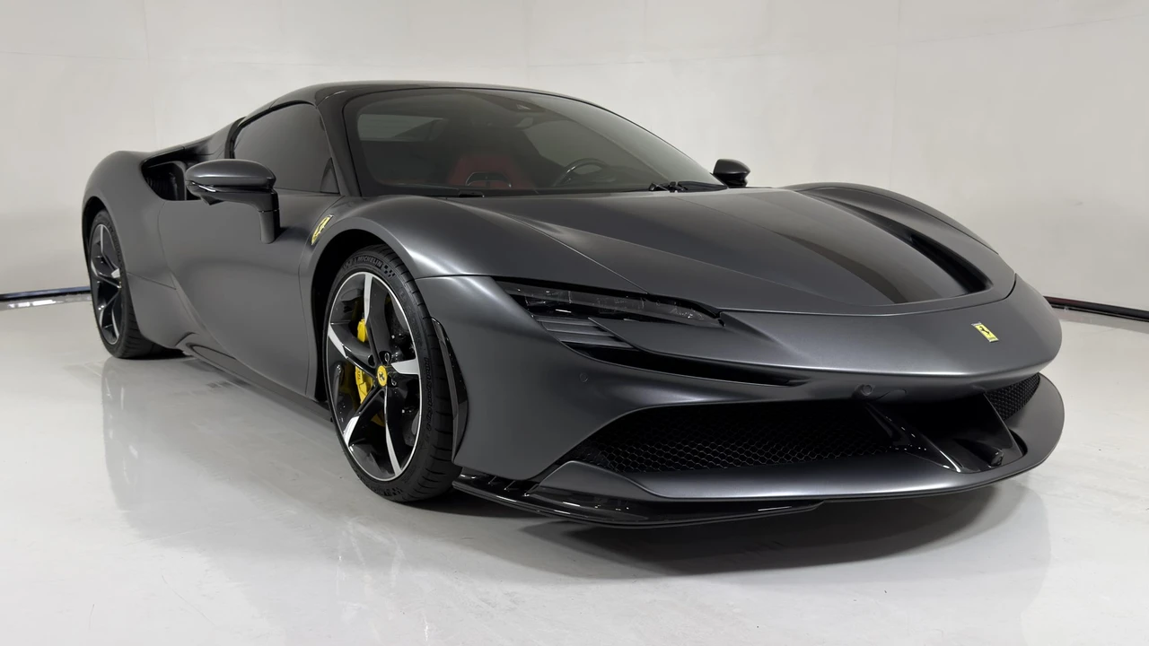 2022 Ferrari SF90 Spider - Image 29 of 31