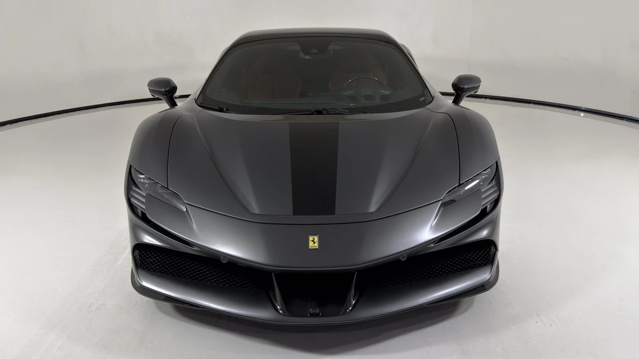 2022 Ferrari SF90 Spider - Image 30 of 31