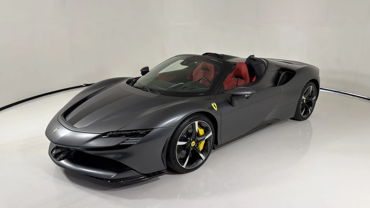 2022 Ferrari SF90 Spider - Image 8 of 31