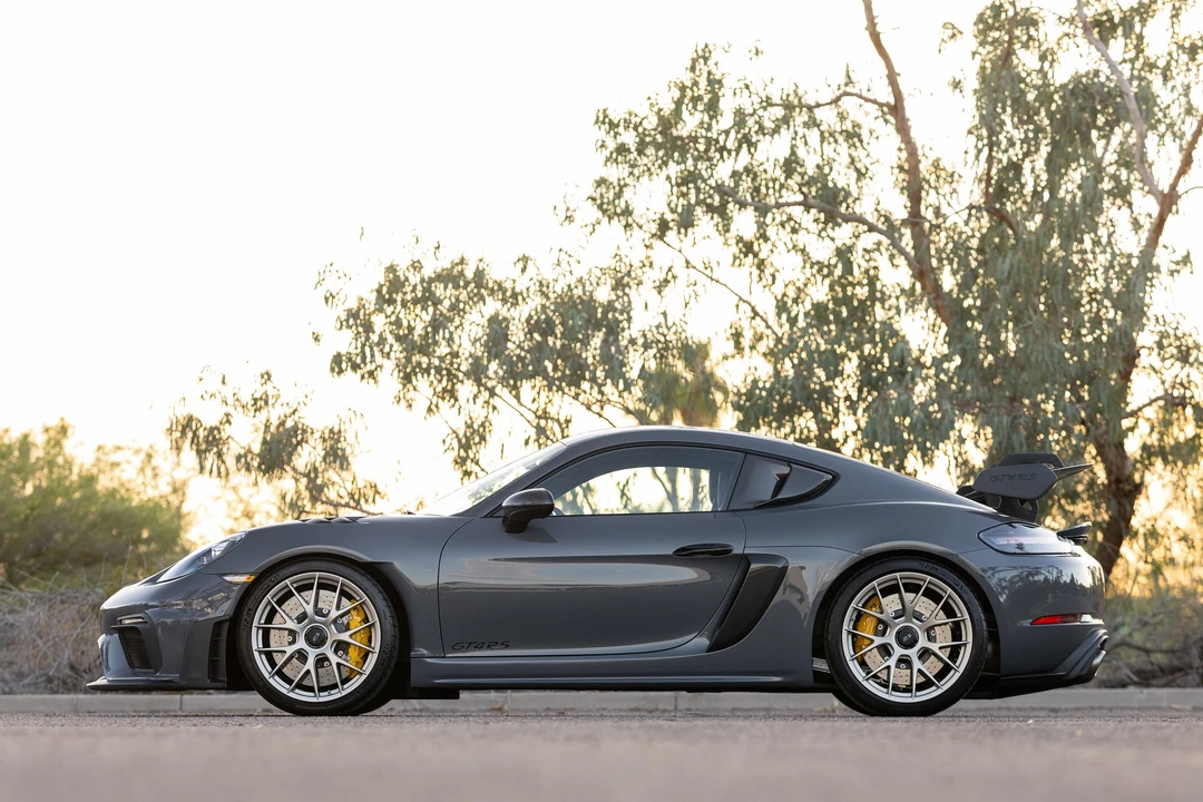 2023 Porsche 718 Cayman GT4 RS - Image 23 of 31