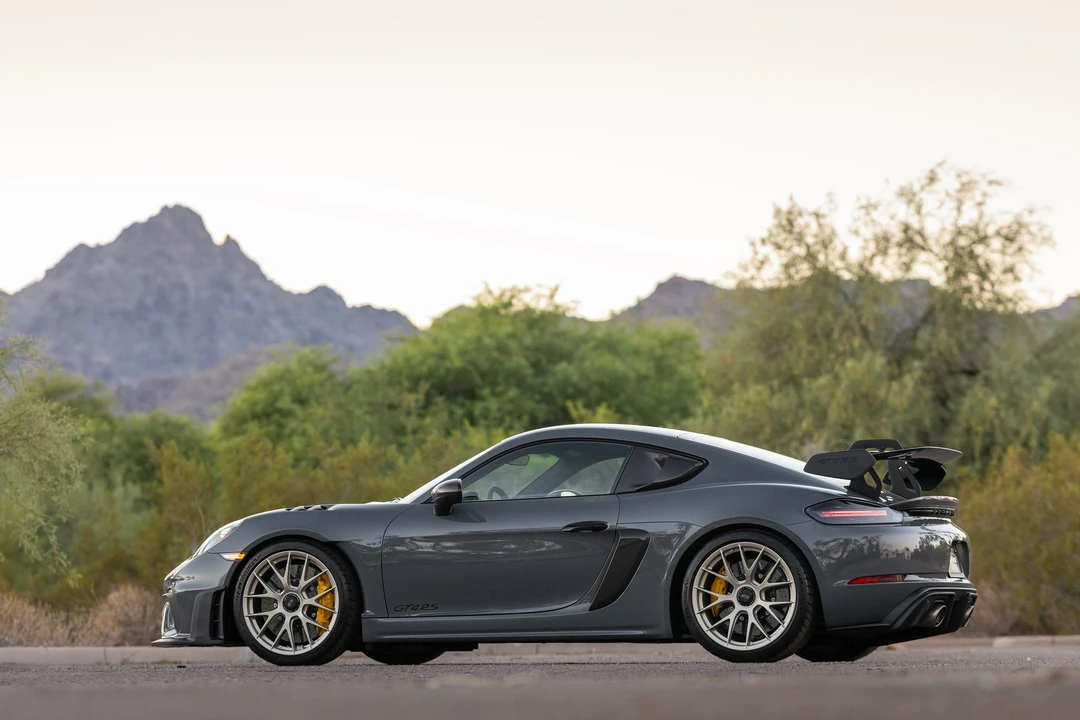 2023 Porsche 718 Cayman GT4 RS - Image 22 of 31