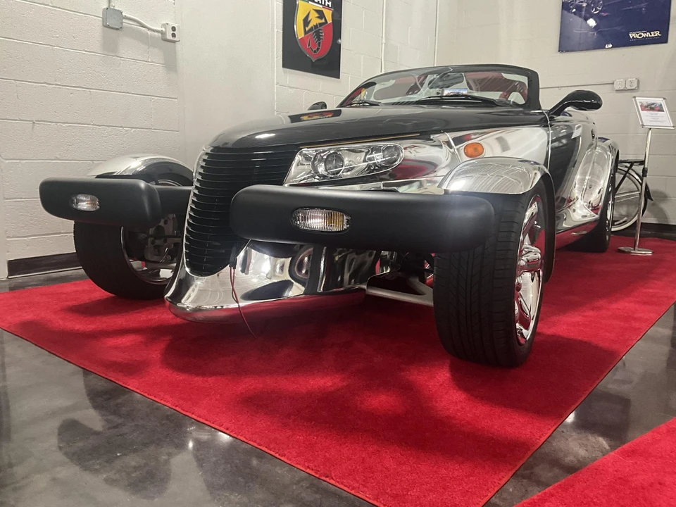 2002 Plymouth Prowler - Image 13 of 31