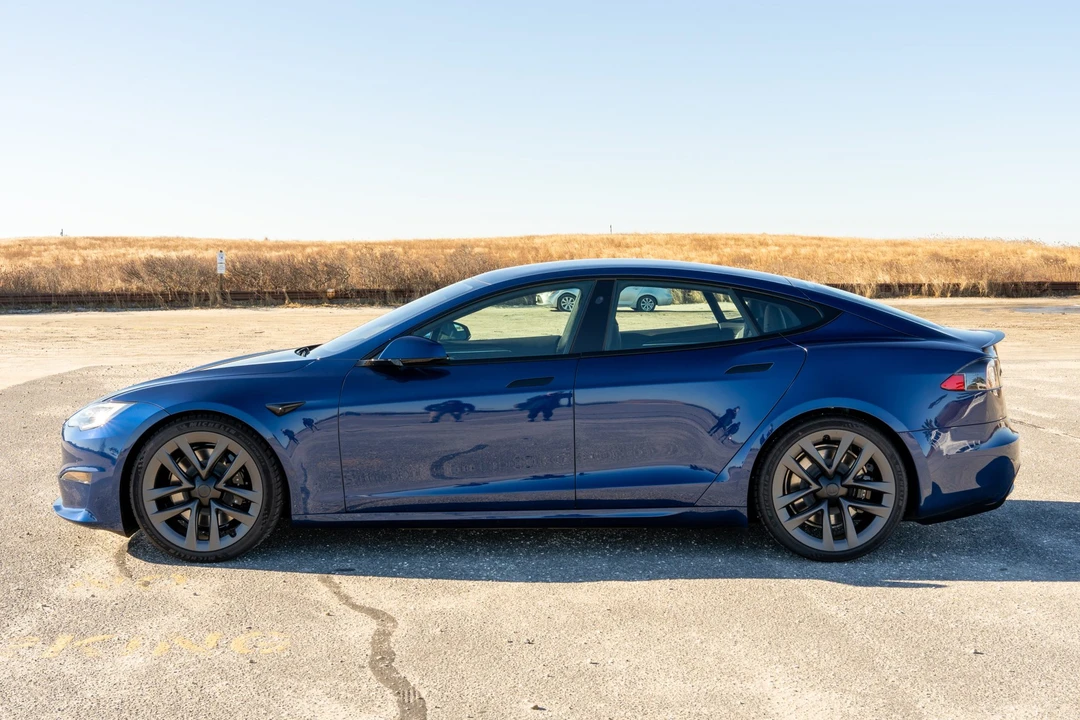 2021 Tesla Model S Plaid - Image 2 of 31