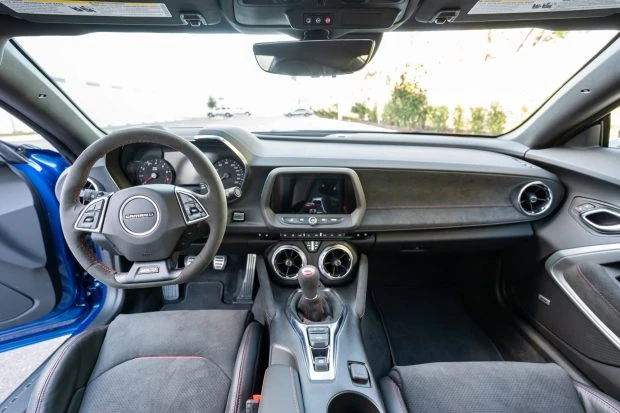 2023 Chevrolet Camaro ZL1 6th Gen - Image 5 of 8