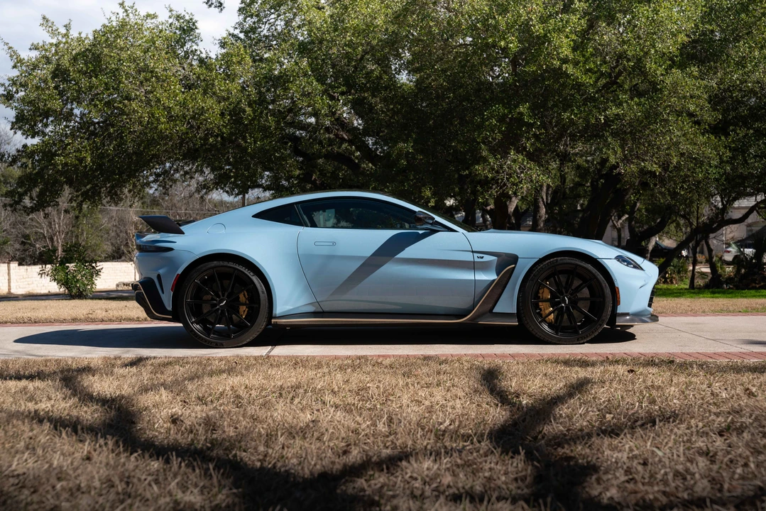2013 Aston Martin Vantage - Image 12 of 31