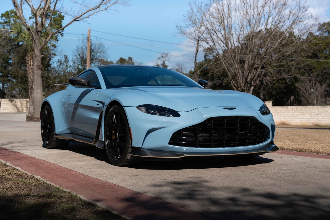 2013 Aston Martin Vantage - Image 13 of 31