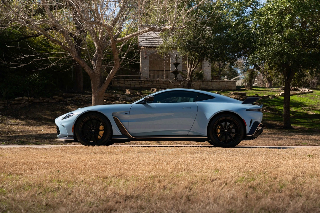 2013 Aston Martin Vantage - Image 16 of 31