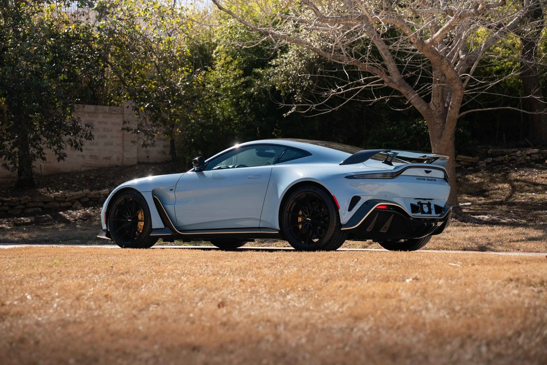 2013 Aston Martin Vantage - Image 17 of 31