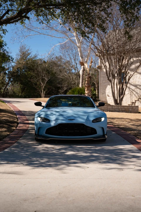 2013 Aston Martin Vantage - Image 19 of 31