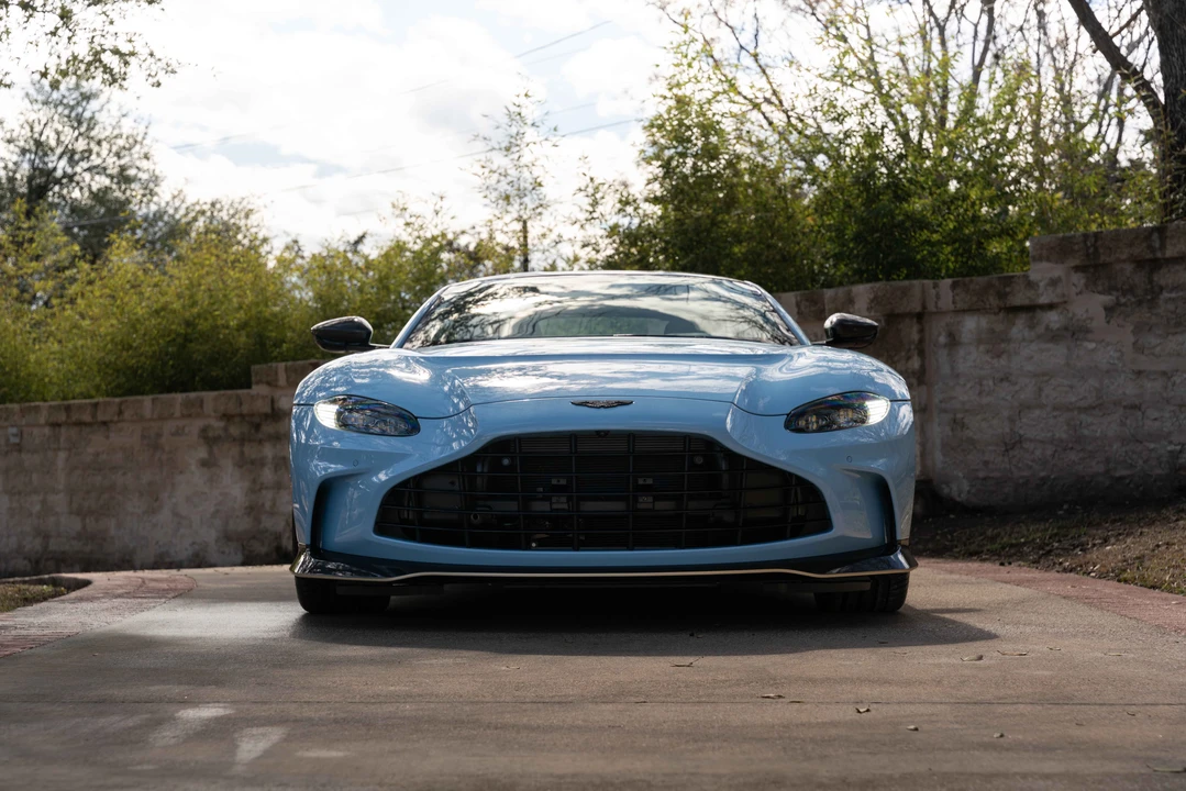2013 Aston Martin Vantage - Image 21 of 31