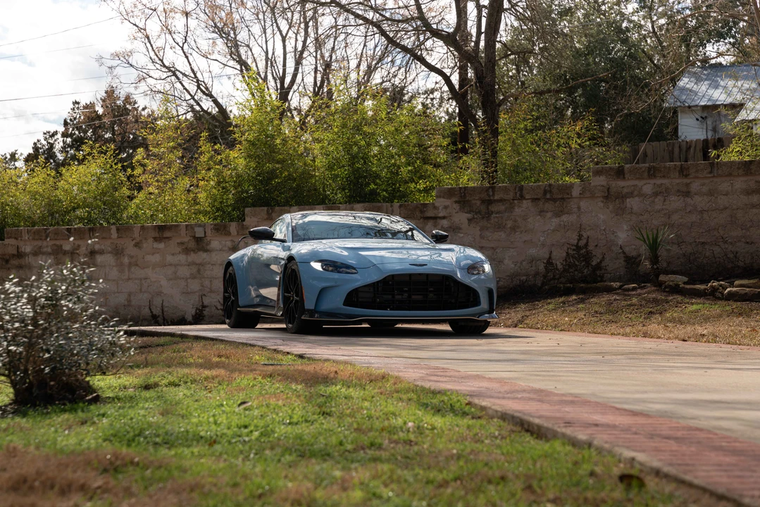 2013 Aston Martin Vantage - Image 22 of 31