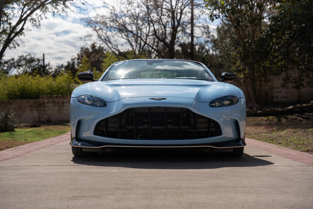 2013 Aston Martin Vantage - Image 23 of 31