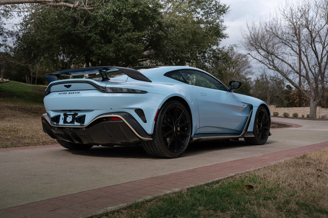 2013 Aston Martin Vantage - Image 28 of 31