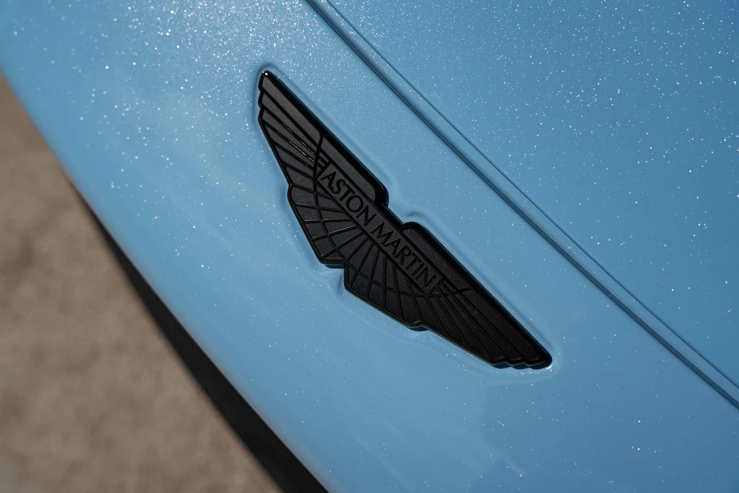 2013 Aston Martin Vantage - Image 29 of 31