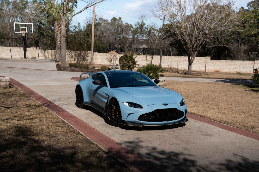 2013 Aston Martin Vantage - Image 9 of 31
