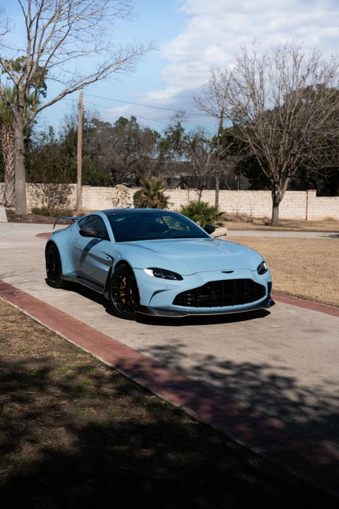 2013 Aston Martin Vantage - Image 10 of 31