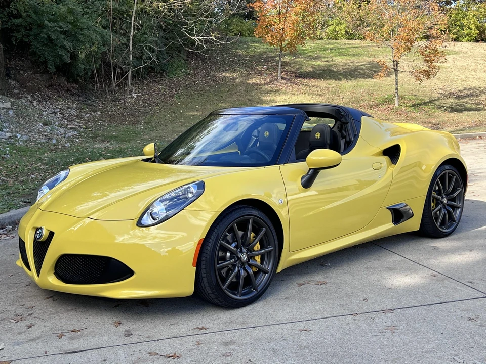 2016 Alfa Romeo 4C Spider - Image 11 of 31