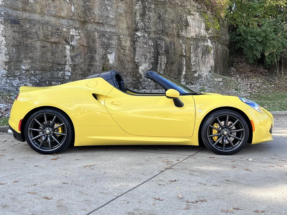 2016 Alfa Romeo 4C Spider - Image 26 of 31