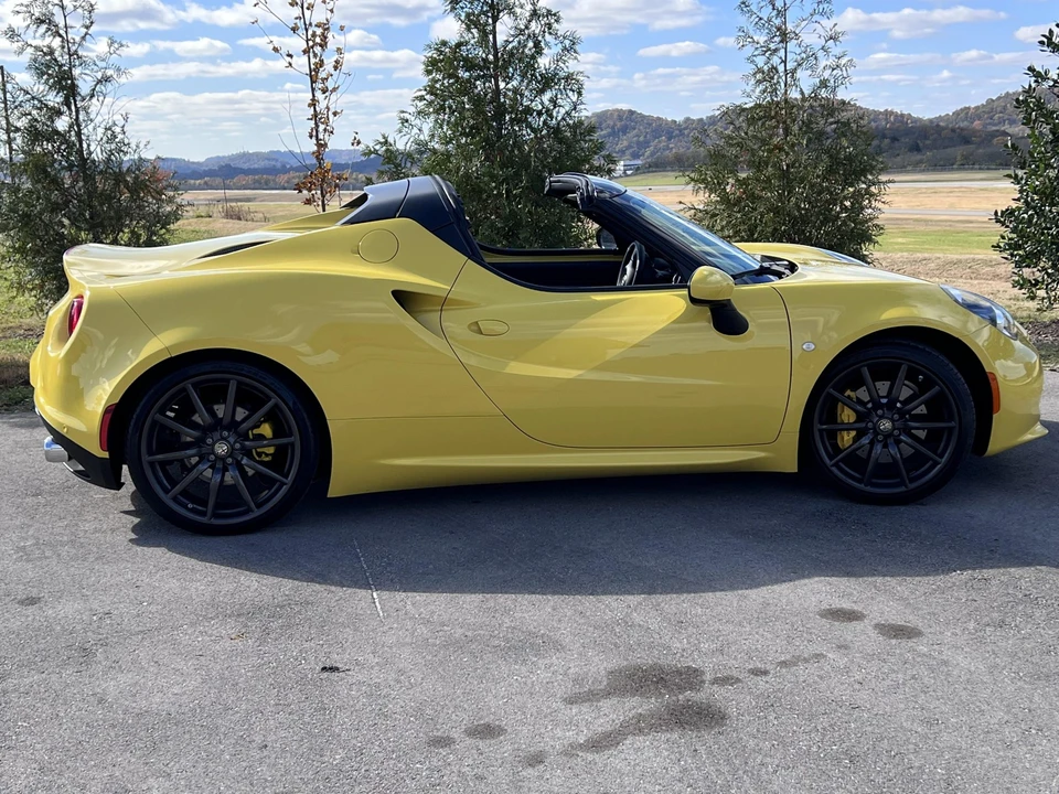 2016 Alfa Romeo 4C Spider - Image 25 of 31