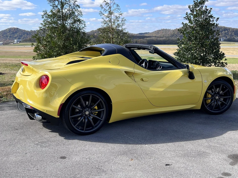 2016 Alfa Romeo 4C Spider - Image 31 of 31