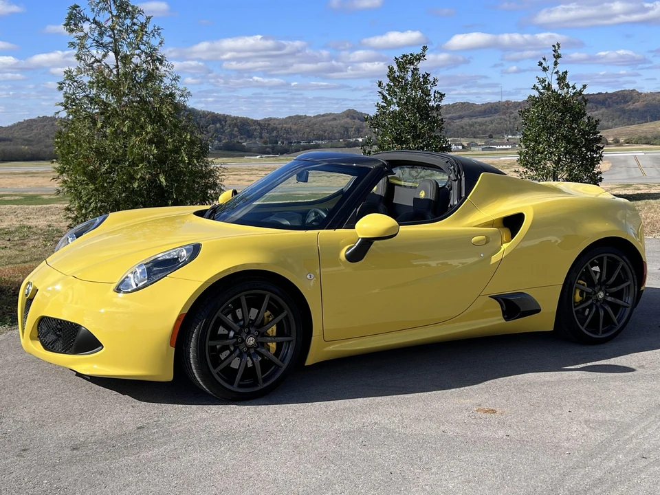 2016 Alfa Romeo 4C Spider - Image 2 of 31