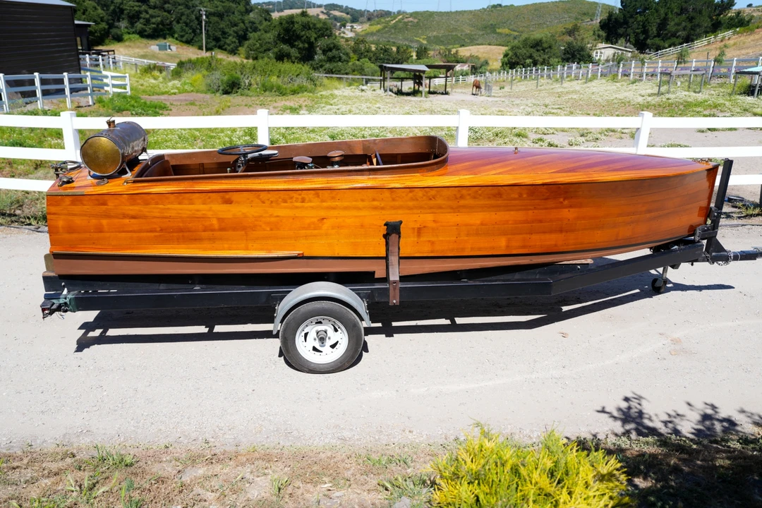 Chris-Craft - Image 2 of 31