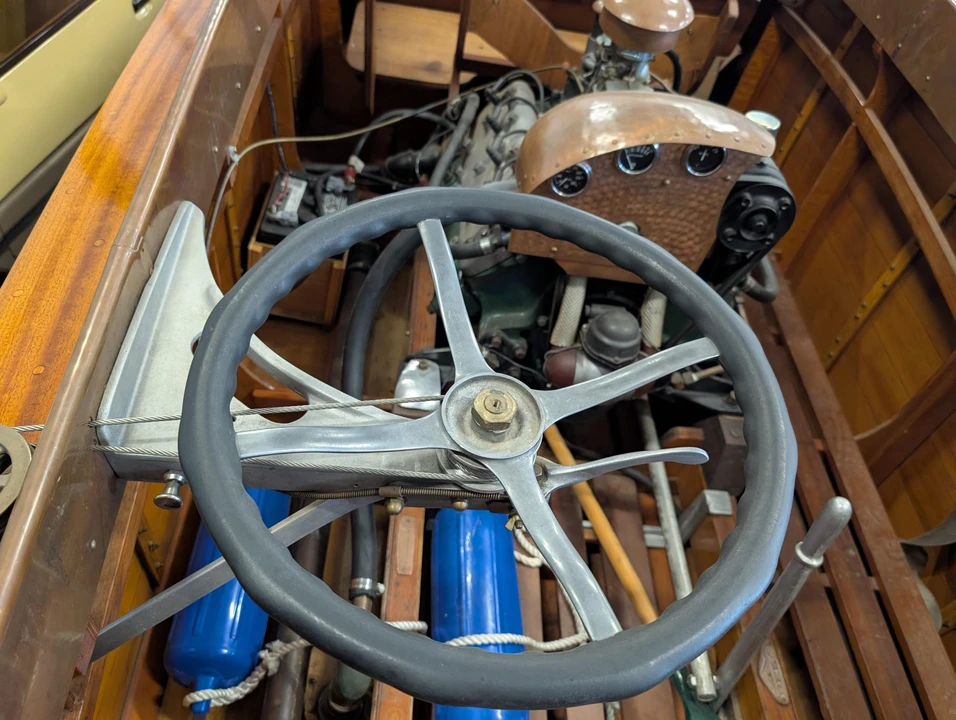 Chris-Craft - Image 20 of 31