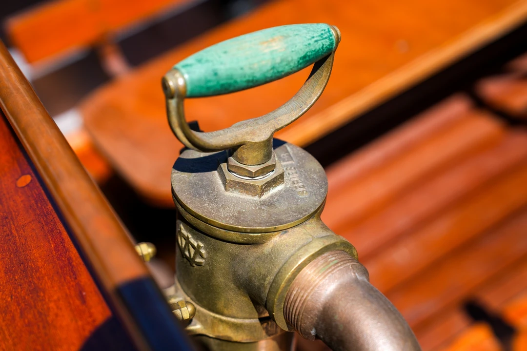 Chris-Craft - Image 26 of 31