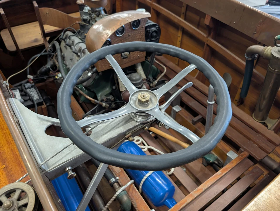 Chris-Craft - Image 21 of 31