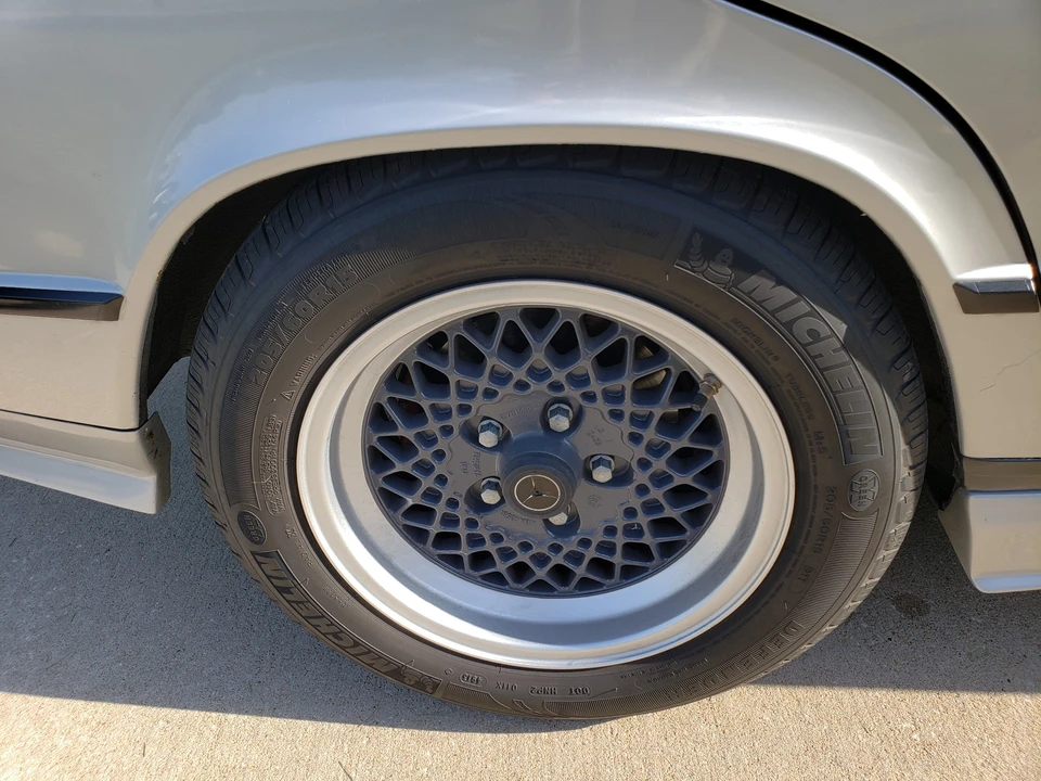 1984 Mercedes-Benz 190E - Image 14 of 31