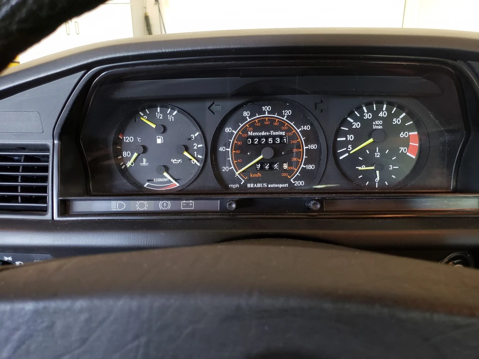 1984 Mercedes-Benz 190E - Image 18 of 31