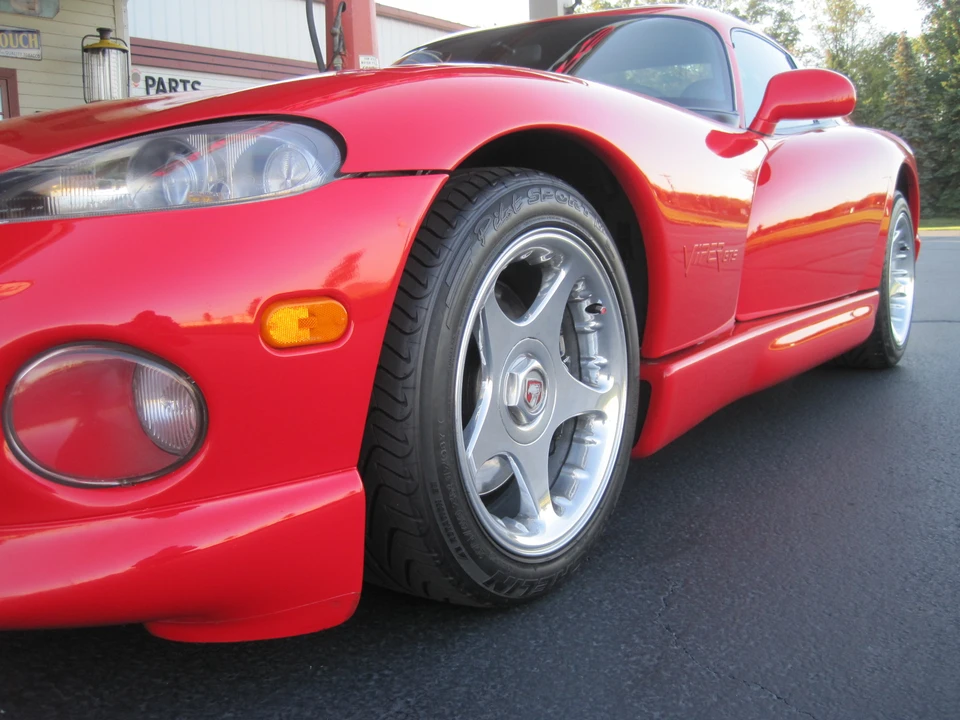 1997 Dodge Viper GTS 2nd Gen - Image 9 of 31