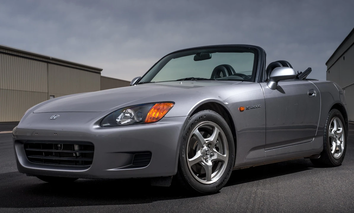 2001 Honda AP1 S2000 - Image 2 of 31