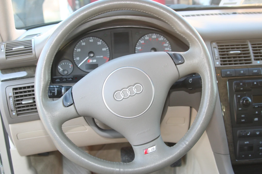2002 Audi D2 S8 - Image 19 of 31