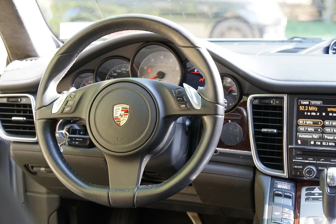 2010 Porsche 970 Panamera 4S - Image 4 of 7
