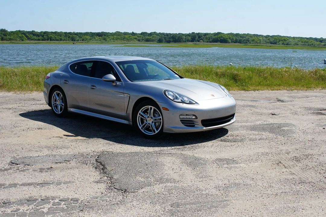 2010 Porsche 970 Panamera 4S - Image 2 of 7