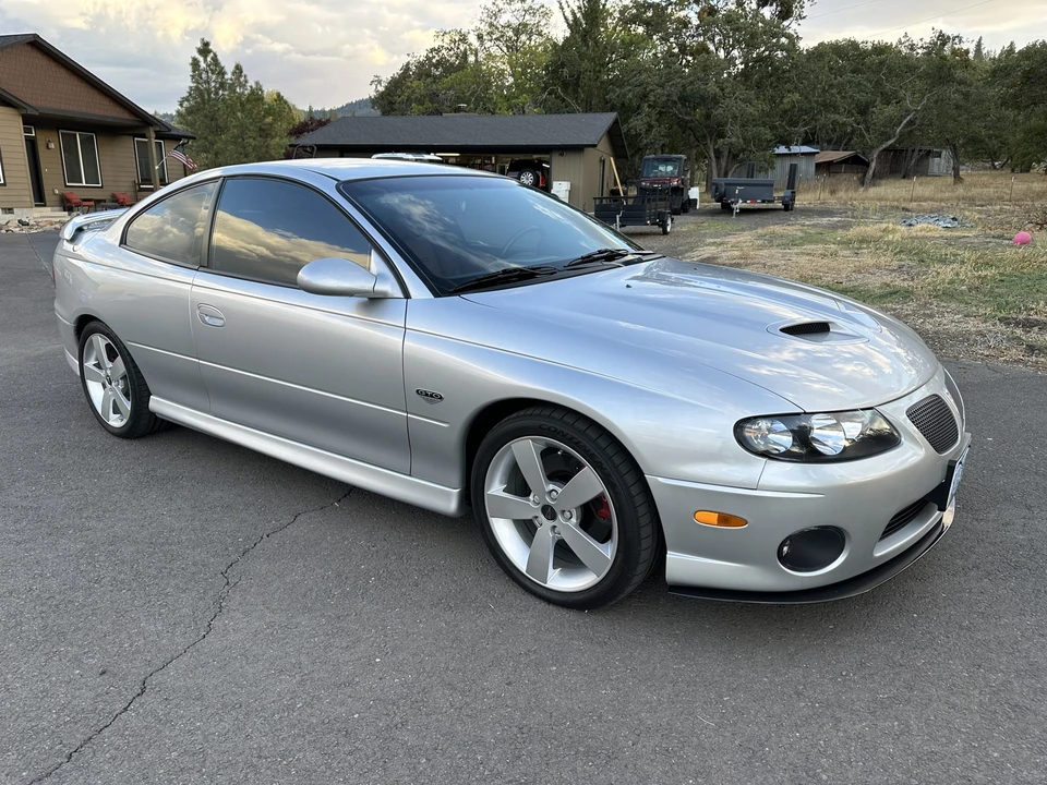 2005 Pontiac GTO 4th Gen - Image 11 of 31