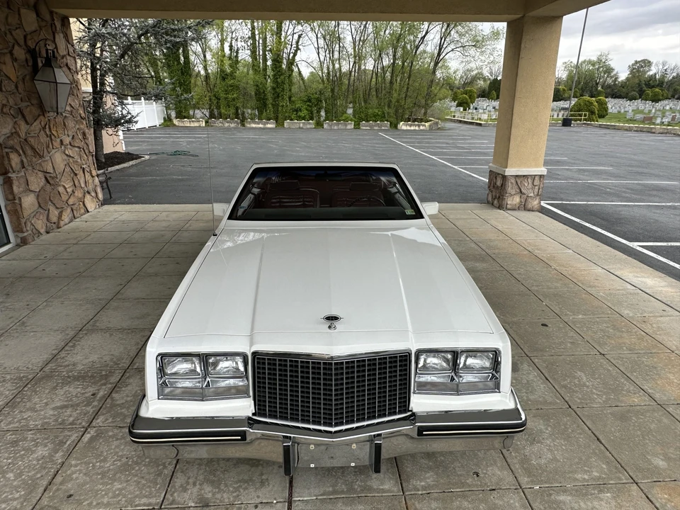 1982 Buick Riviera 4th-7th Gen - Image 4 of 31