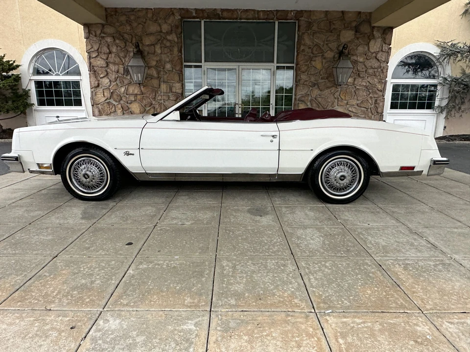 1982 Buick Riviera 4th-7th Gen - Image 17 of 31