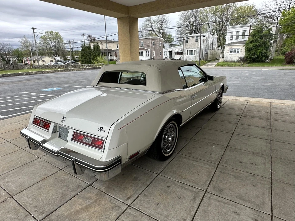 1982 Buick Riviera 4th-7th Gen - Image 22 of 31