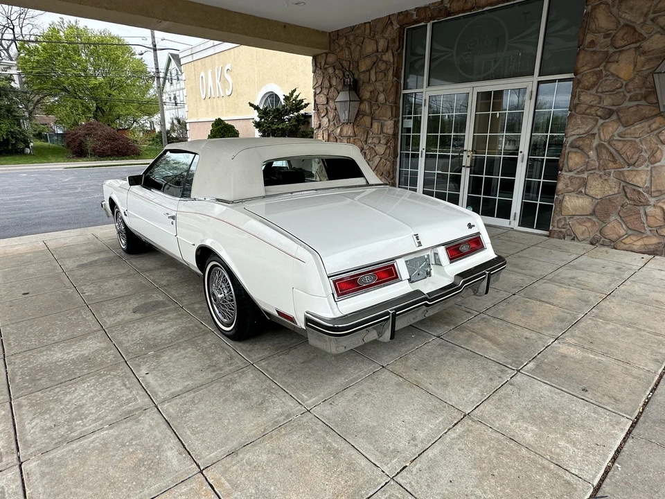 1982 Buick Riviera 4th-7th Gen - Image 23 of 31