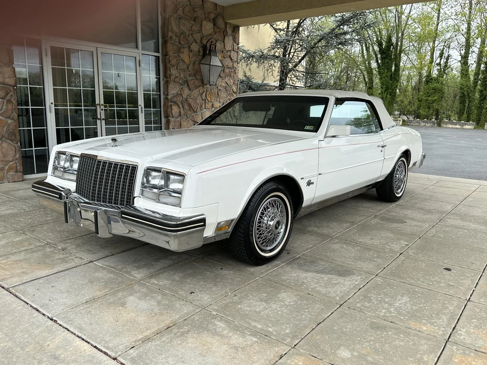1982 Buick Riviera 4th-7th Gen - Image 18 of 31