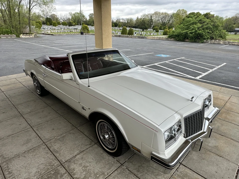 1982 Buick Riviera 4th-7th Gen - Image 6 of 31