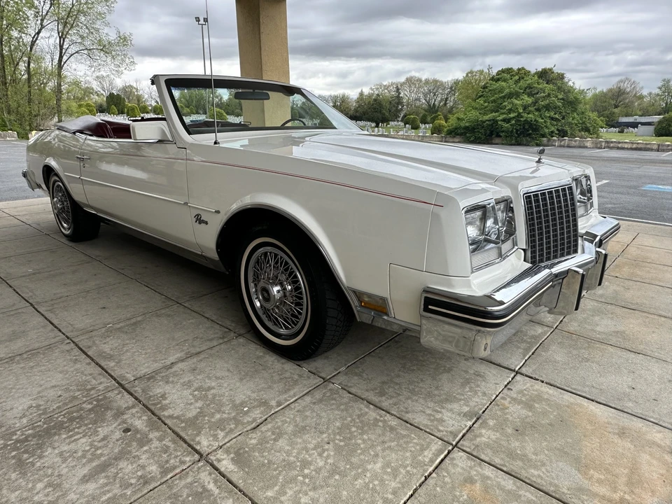 1982 Buick Riviera 4th-7th Gen - Image 7 of 31
