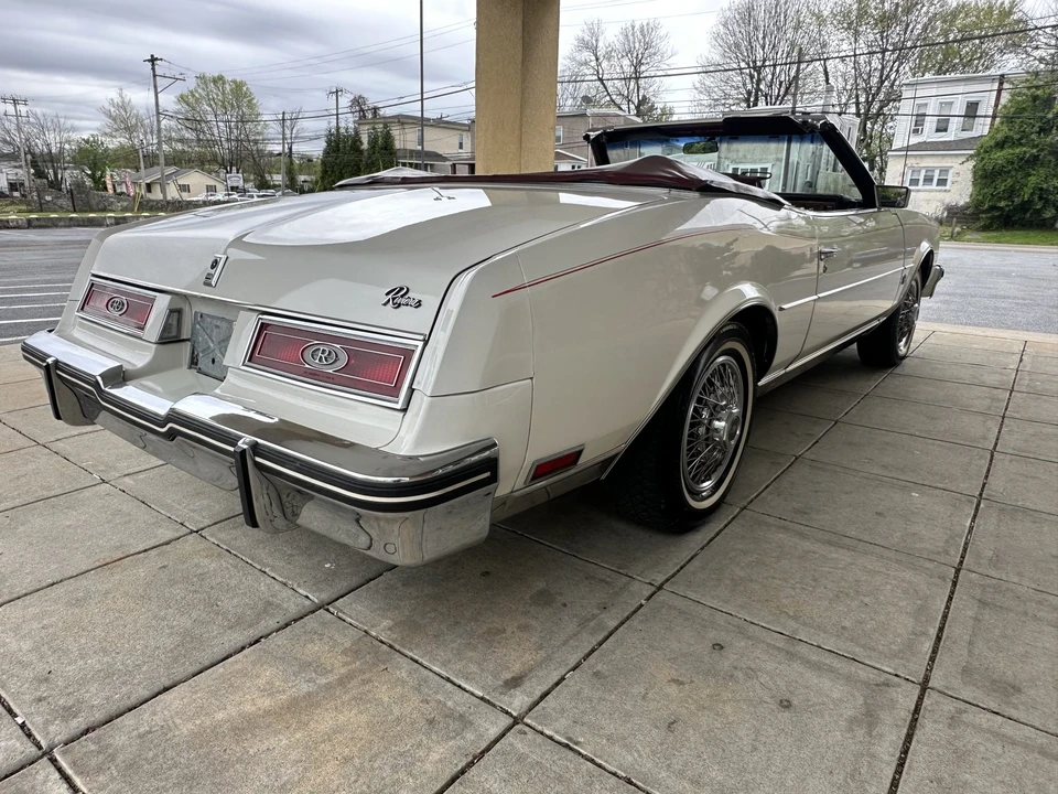 1982 Buick Riviera 4th-7th Gen - Image 11 of 31