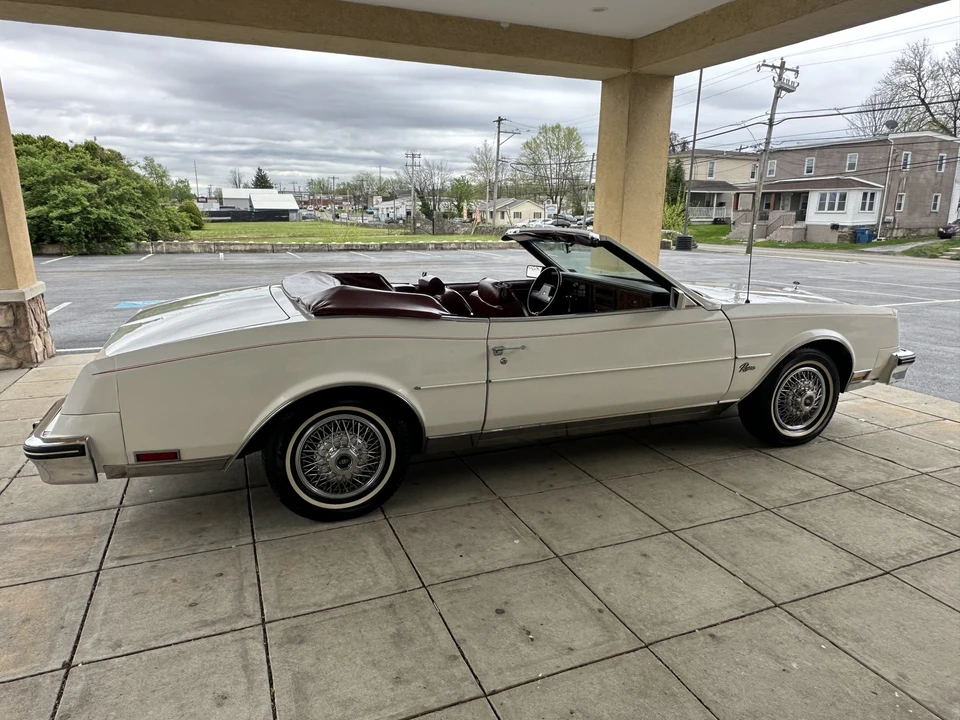 1982 Buick Riviera 4th-7th Gen - Image 9 of 31