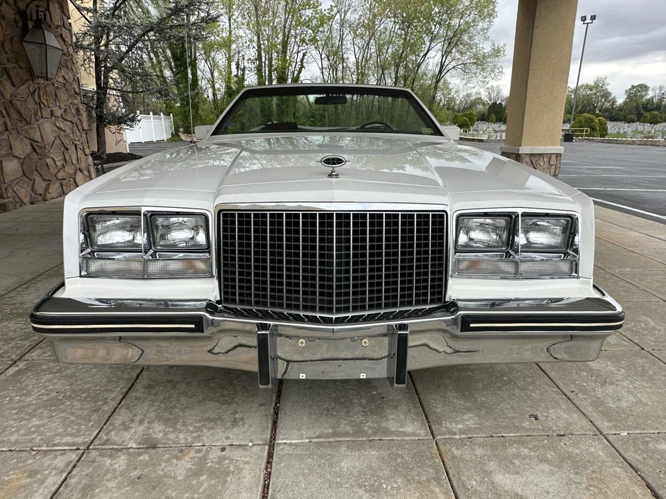 1982 Buick Riviera 4th-7th Gen - Image 5 of 31